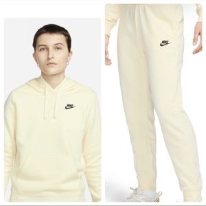 Nike sweat suit